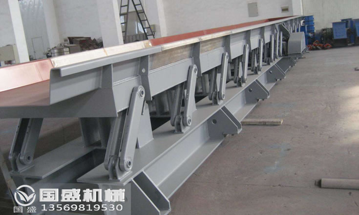 槽式振動(dòng)輸送機(jī) 槽式振動(dòng)輸送機(jī)